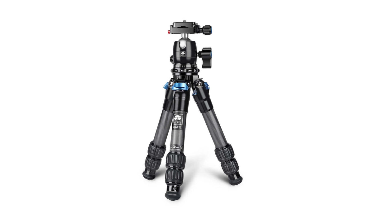 SIRUI AM-223 Carbon Mini Stativ,Klein kompaktes Kamerastativ, Tischstativ mit 360° Arca Swiss B-00K Kugelkopf für DSLR, Höhe zusammengeklappt 13cm, max. Höhe 43cm SIRUI AM-223 Carbon Mini Stativ,Klein kompaktes Kamerastativ, Tischstativ mit 360° Arca Swiss B-00K Kugelkopf für DSLR, Höhe zusammengeklappt 13cm, max. Höhe 43cm
