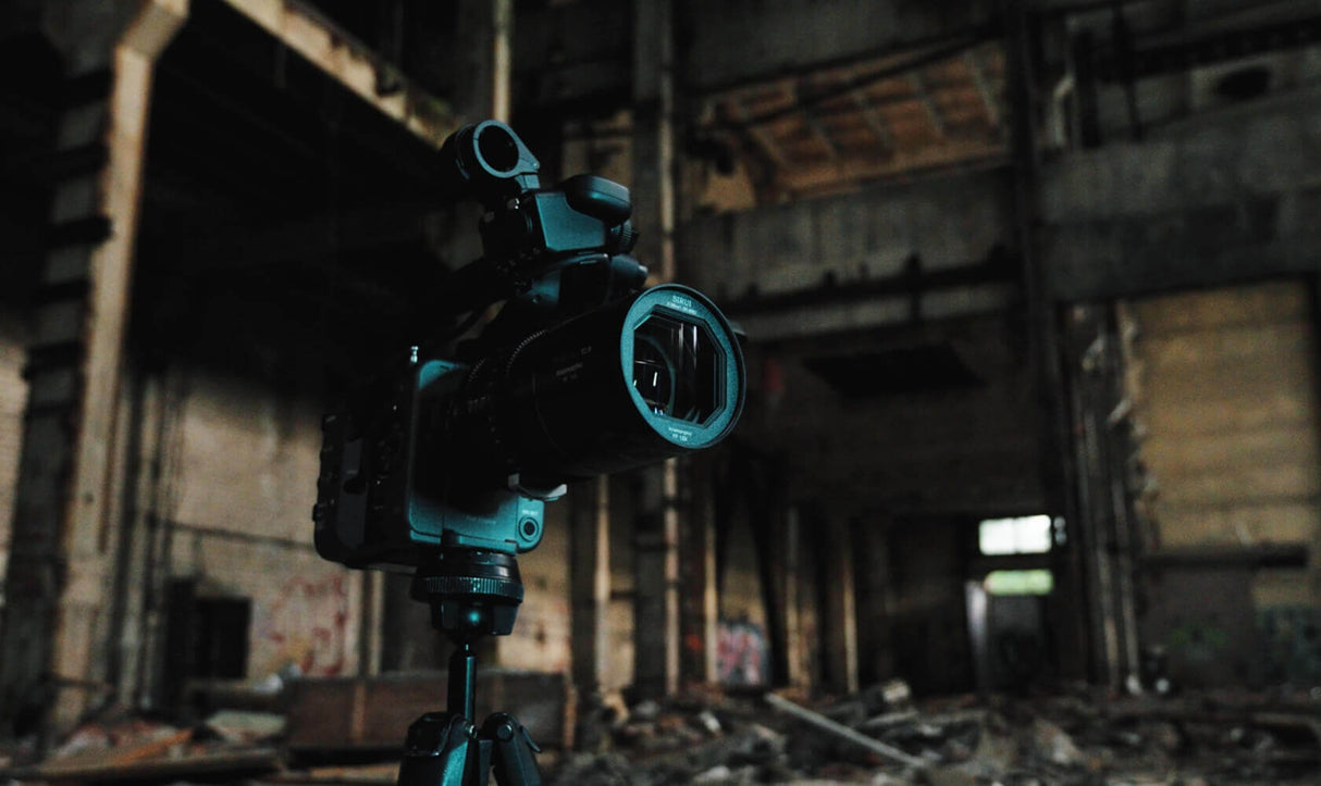 SIRUI Venus 150mm T2.9 1.6x Full-Frame Anamorphic Lens 6