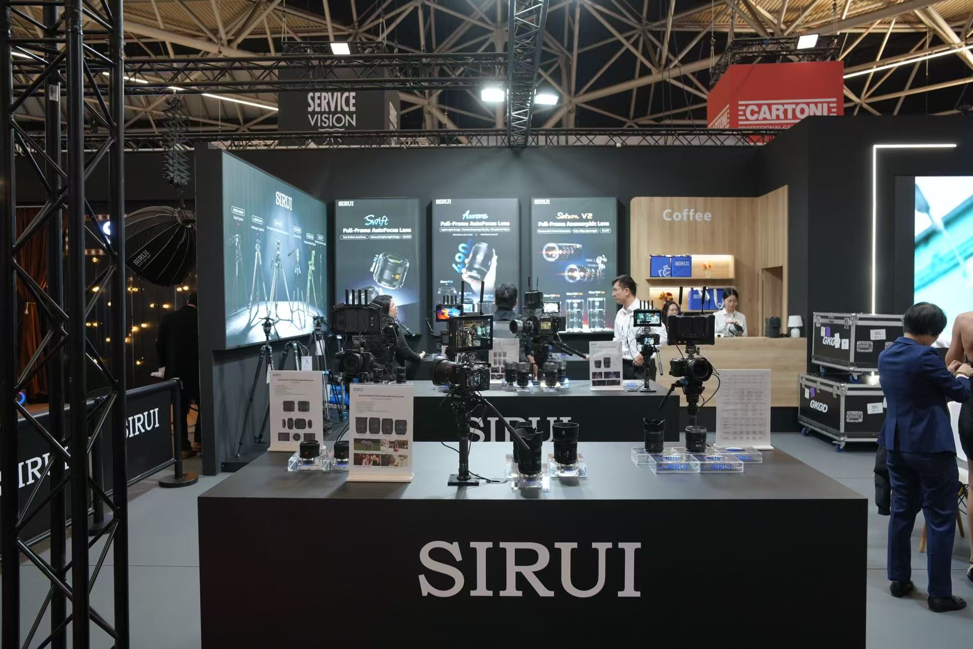 SIRUI na targach IBC2026: nowe obiektywy anamorficzne Saturn V2 w centrum uwagi