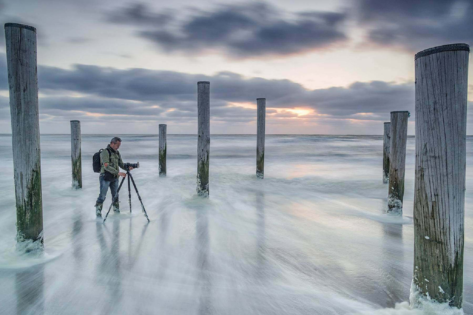 ST-124 - A Stable and Lightweight Tripod