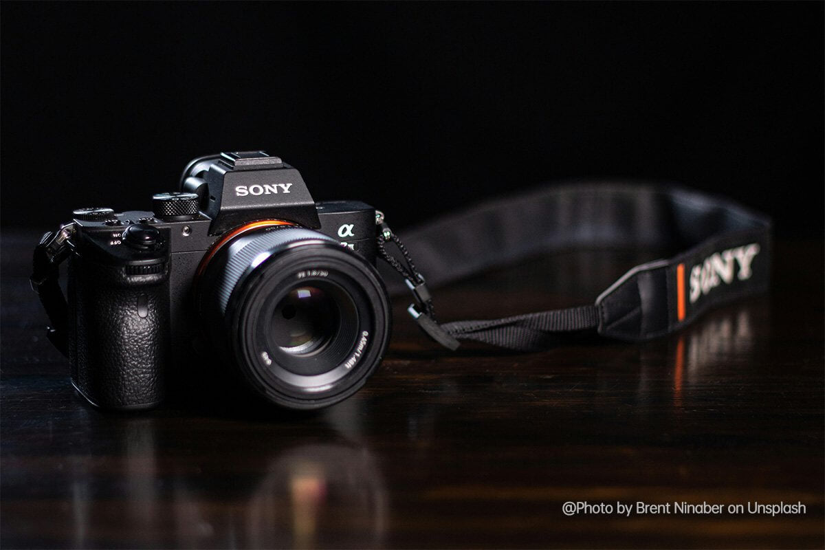 Difference Between Mirrorless and DSLR | Buyer’s Guide 2025