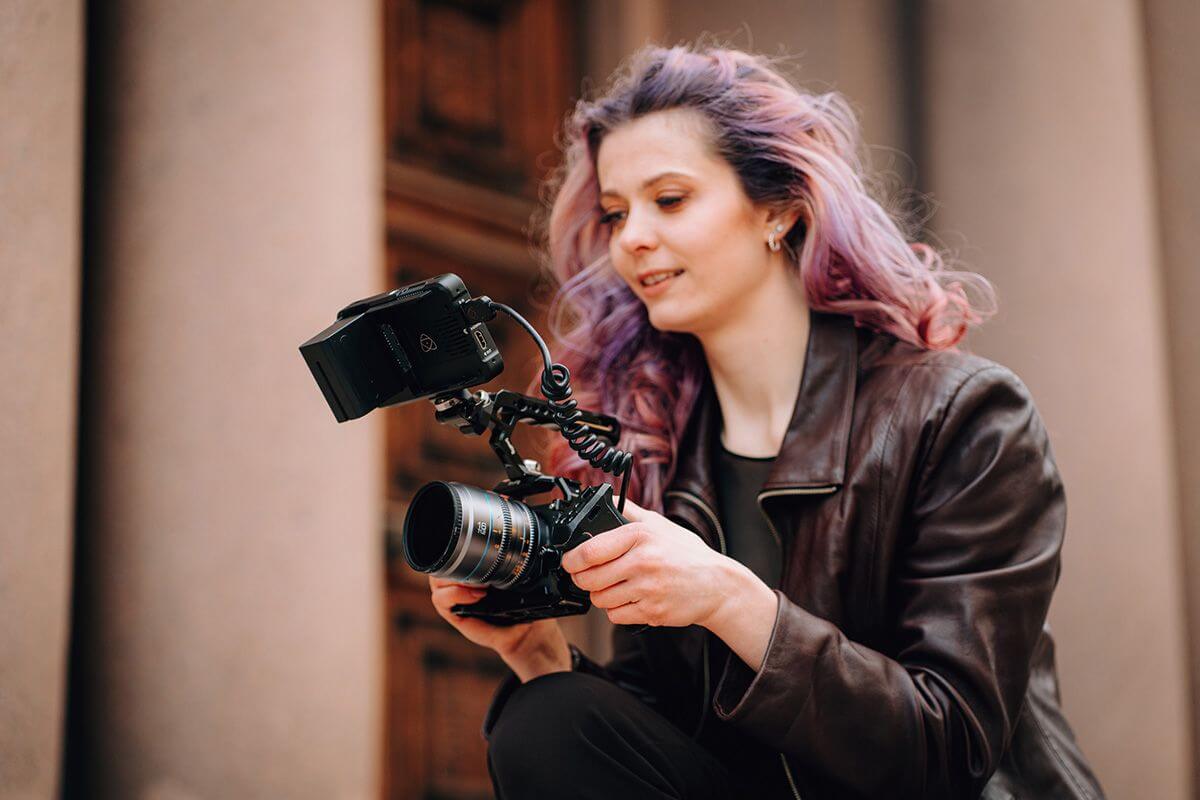 Best Lense for Photo of TV Screen: A Complete Guide