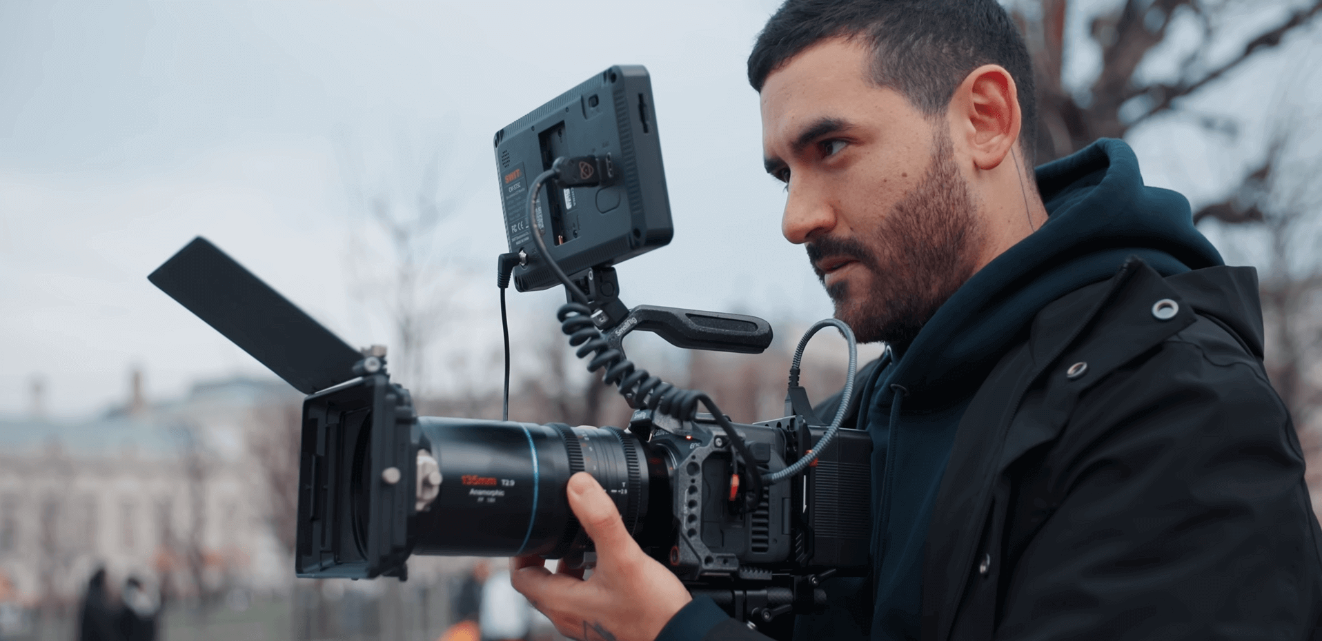 Sirui 135mm T2.9 RF - 이제 1.8X 스퀴즈 기능 탑재! 전체 리뷰 (R5C로 촬영)