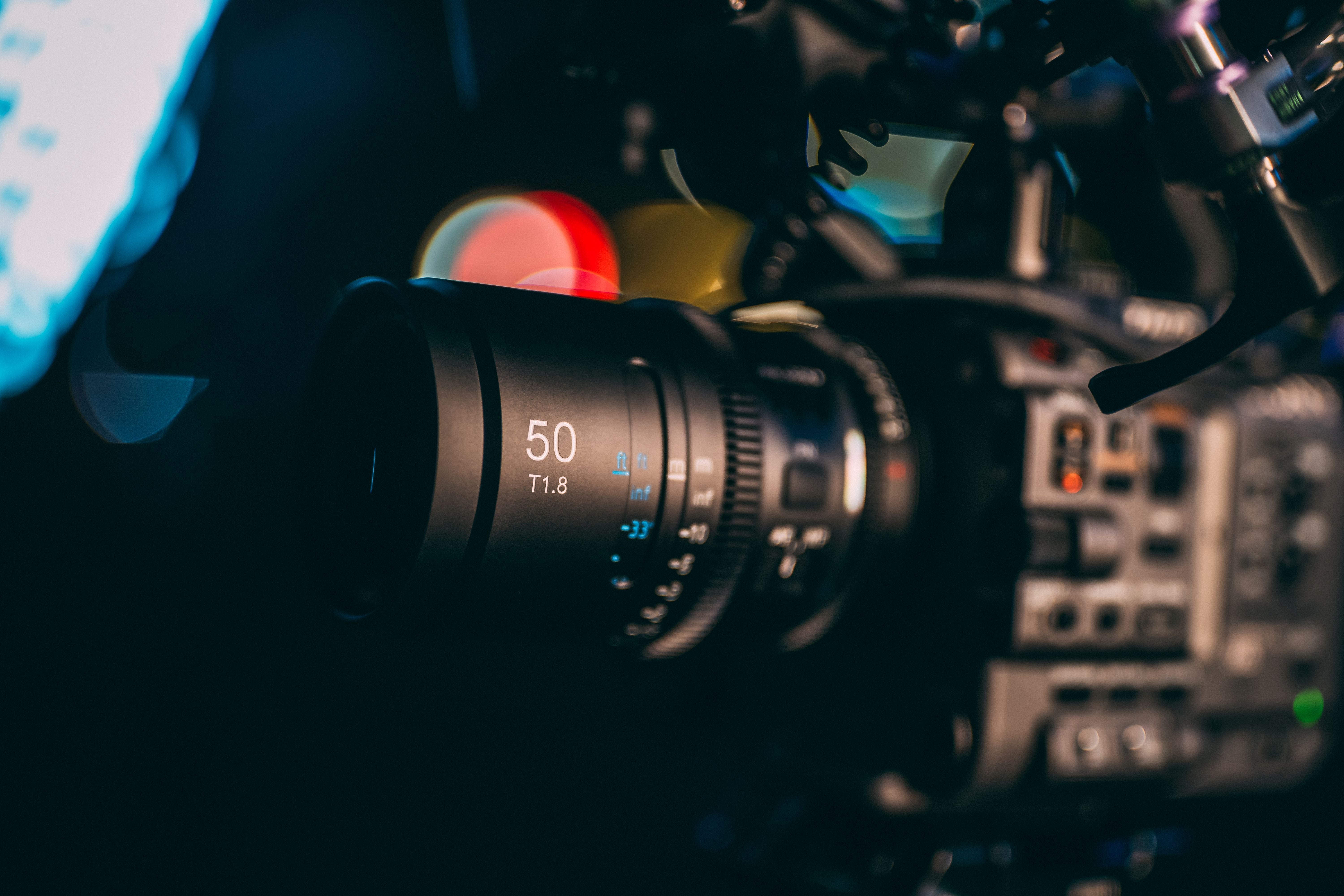 Pourquoi choisir l'objectif anamorphique SIRUI Astra pour la narration cinématographique ?