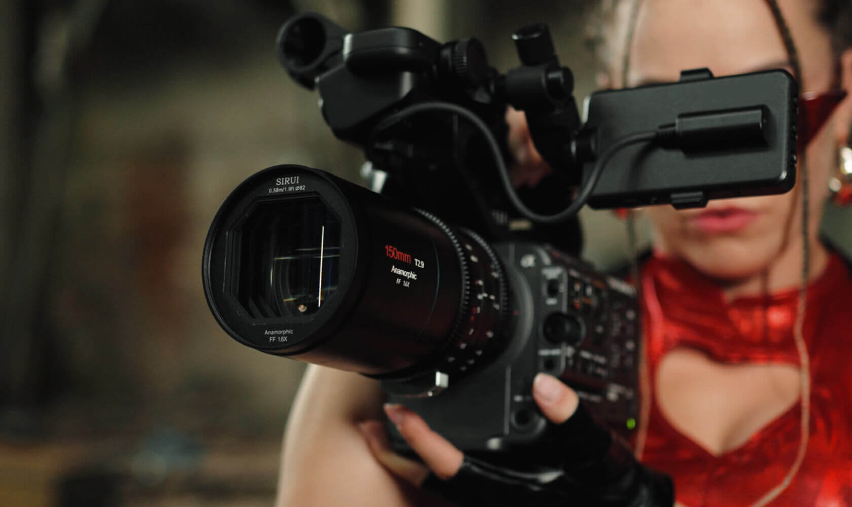 SIRUI Venus 150mm T2.9 1.6x フルフレーム アナモルフィック レンズ